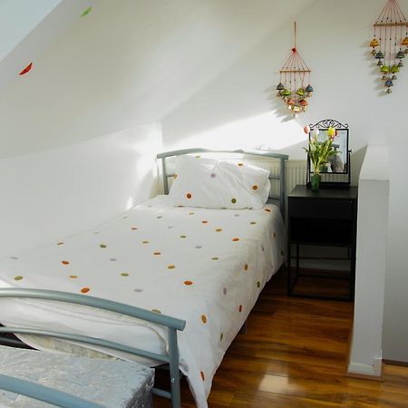5 Bedroom House Near Cardiff City. ภายนอก รูปภาพ