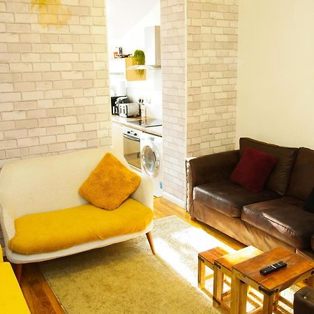 5 Bedroom House Near Cardiff City. ภายนอก รูปภาพ