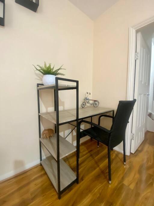 5 Bedroom House Near Cardiff City. ภายนอก รูปภาพ