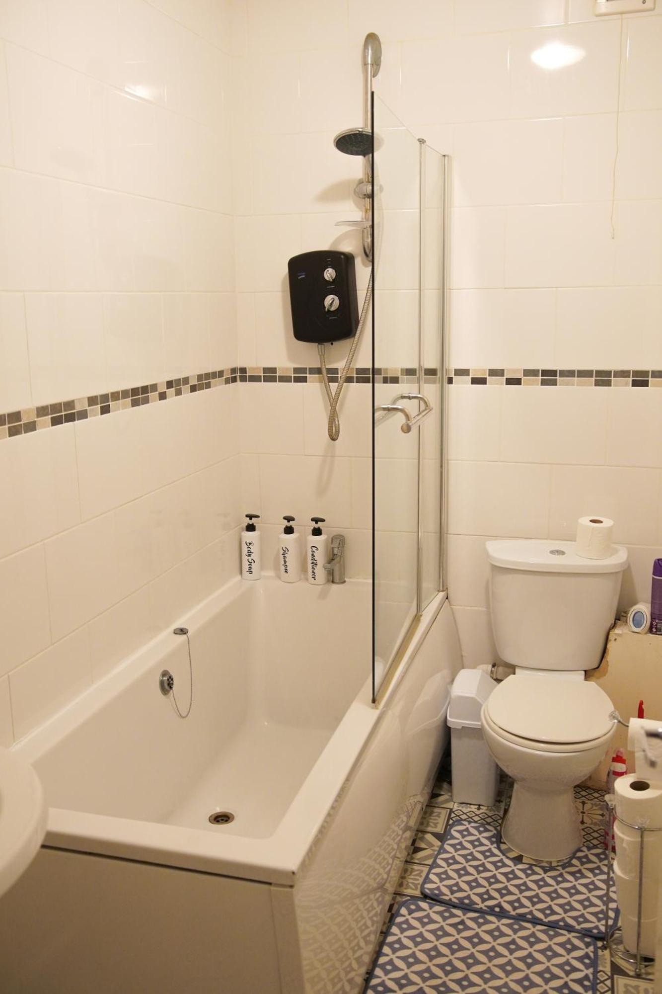 5 Bedroom House Near Cardiff City. ภายนอก รูปภาพ
