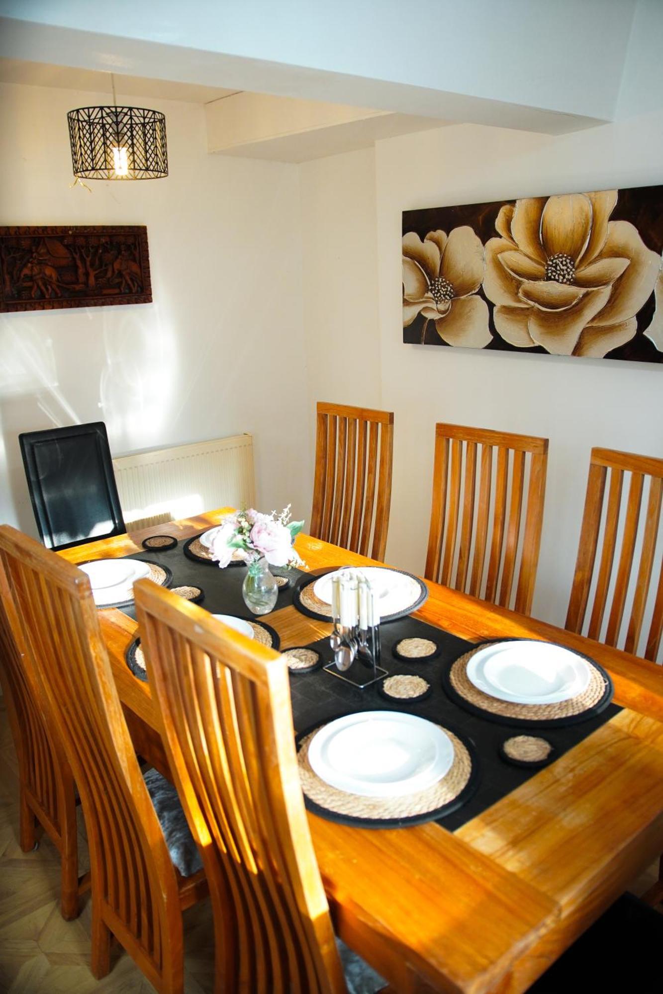 5 Bedroom House Near Cardiff City. ภายนอก รูปภาพ