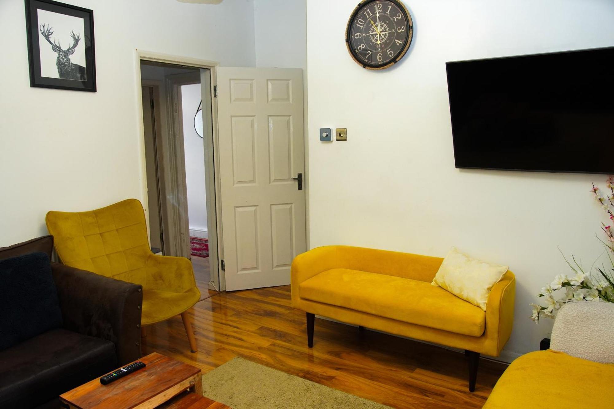 5 Bedroom House Near Cardiff City. ภายนอก รูปภาพ