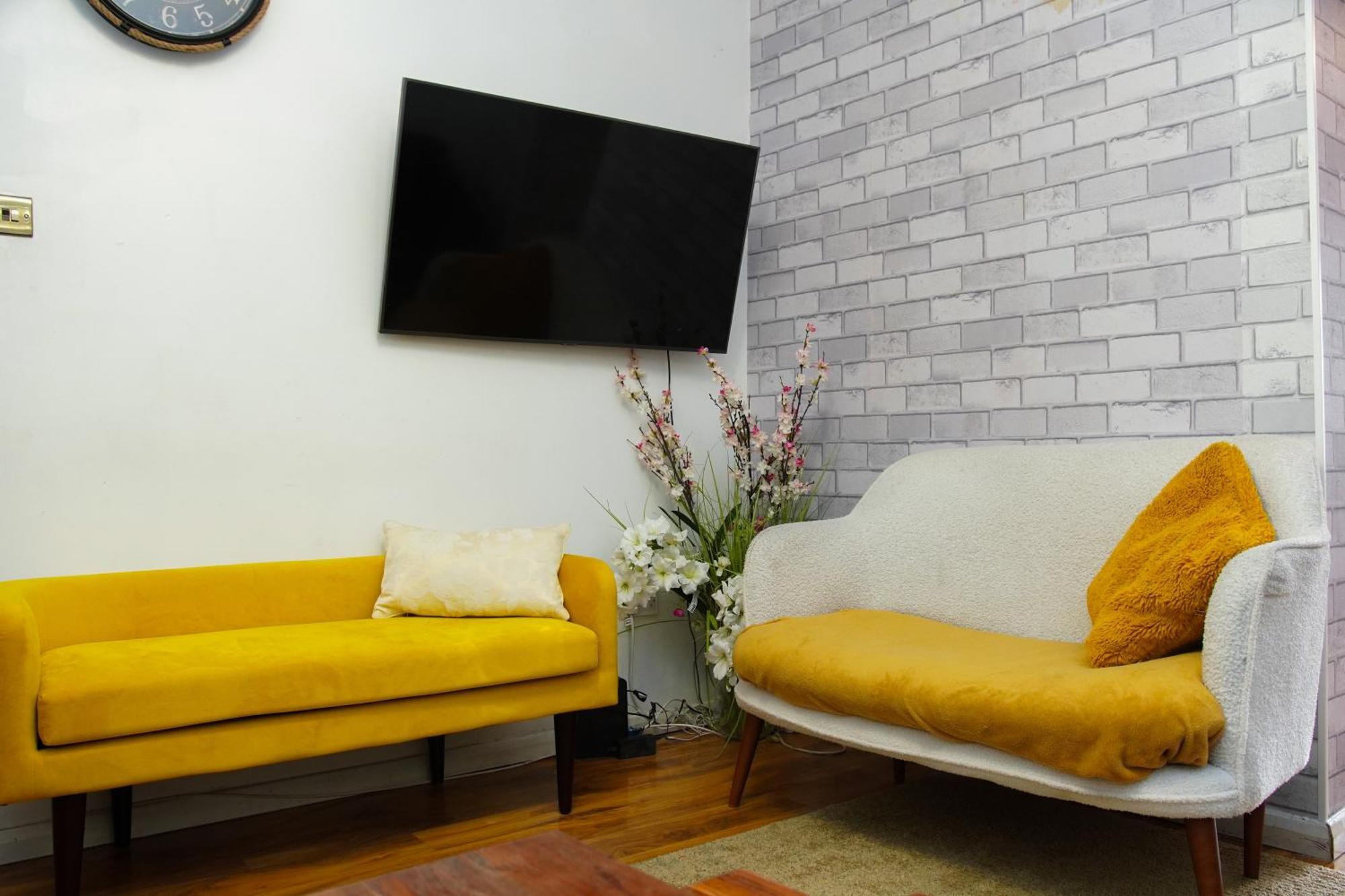 5 Bedroom House Near Cardiff City. ภายนอก รูปภาพ